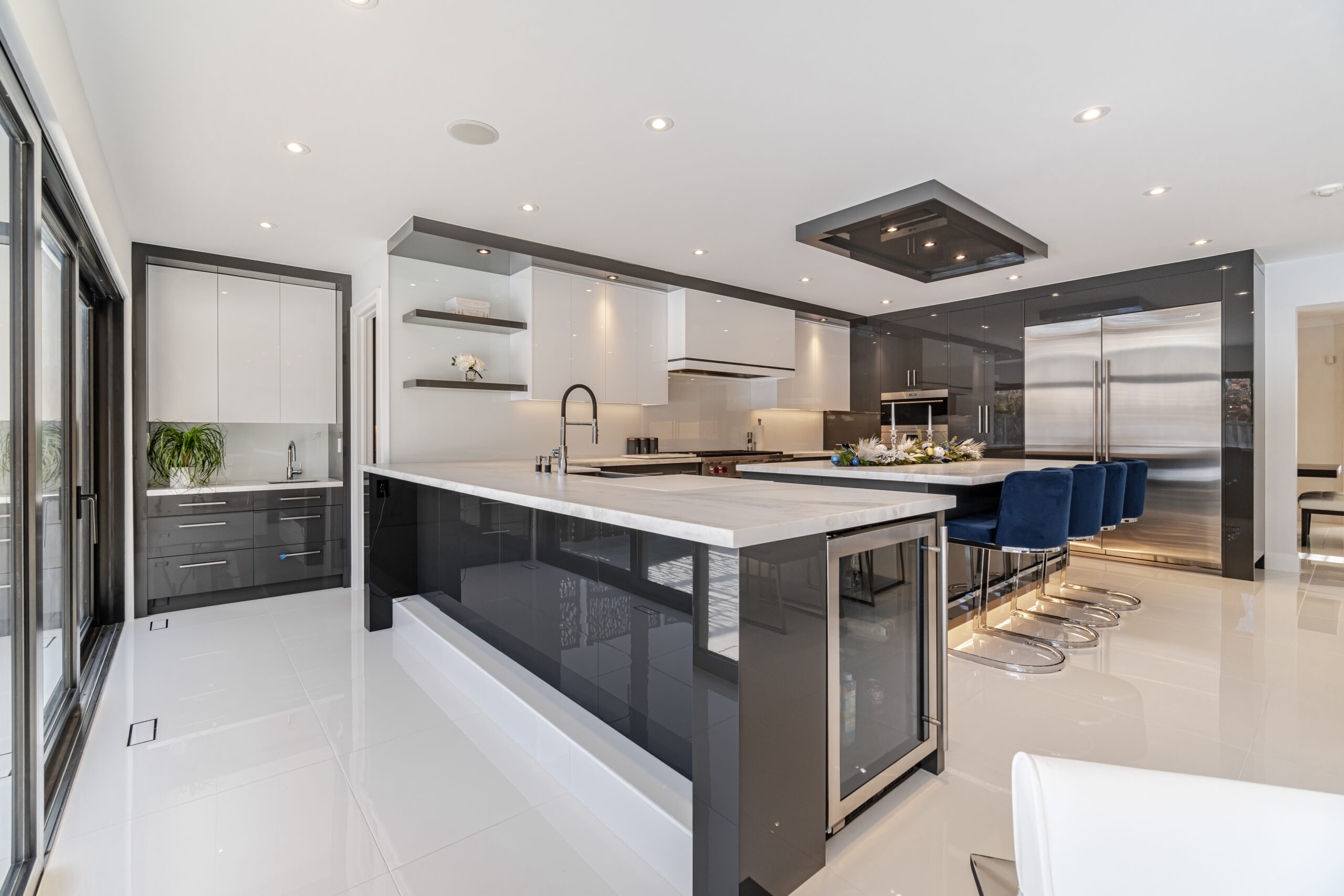 boake-trail-oasis-best-kitchen-renovation-over-100k-wide-view